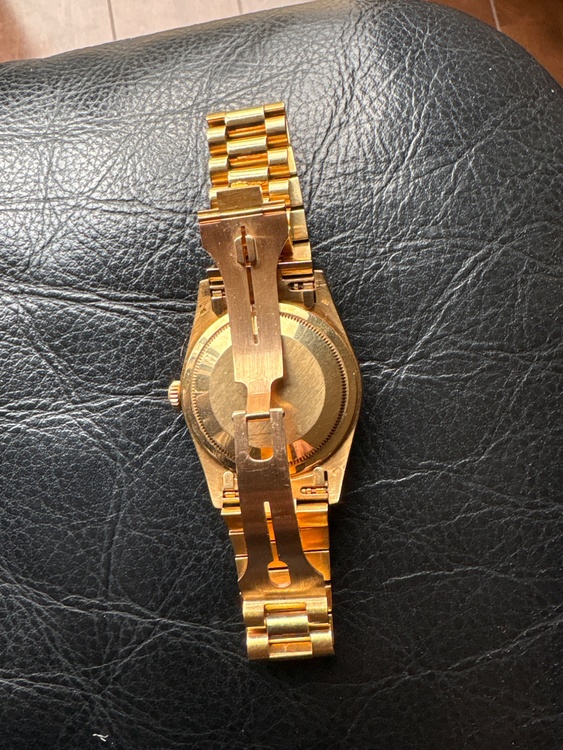 ロレックス デイデイト 18238（高級時計）の商品画像 - 査定依頼日：2026年1月27日 - 最高査定価格：2,900,000円