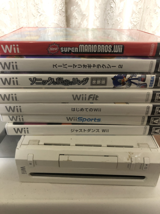 wii本体とバランスボードとリモコン3つとwiiソフト（ゲーム機本体・ゲームソフト）の商品画像 - 査定依頼日：2021年1月4日 - 最高査定価格：1,020円