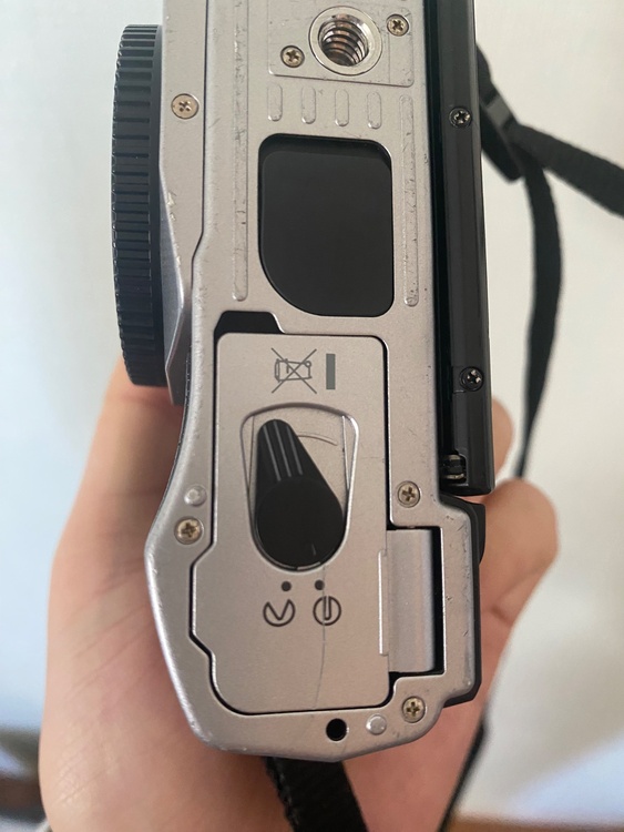 OM-D E-M5 シルバー（カメラ）の商品画像 - 査定依頼日：2026年2月21日 - 最高査定価格：17,000円