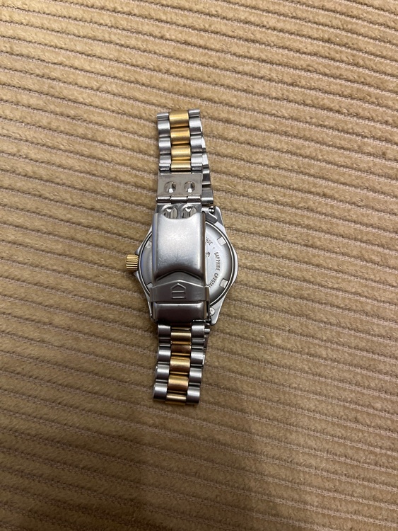 タグホイヤー その他 WE1420-（高級時計）の商品画像 - 査定依頼日：2026年1月10日 - 最高査定価格：15,000円