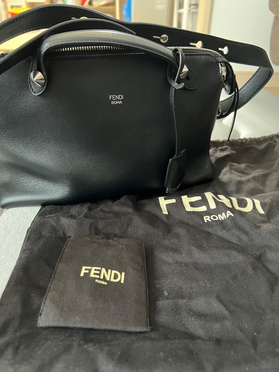 フェンディ  （ブランドバッグ）の商品画像 - 査定依頼日：2025年8月25日 - 最高査定価格：90,000円