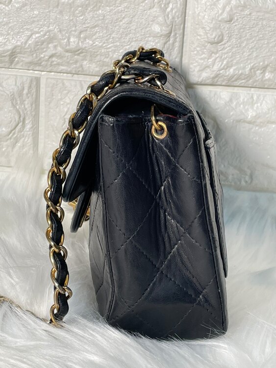 シャネル ショルダーバッグ チェーン ラムスキン ミニマトラッセ（ブランドバッグ）の商品画像 - 査定依頼日：2025年2月24日 - 最高査定価格：250,000円