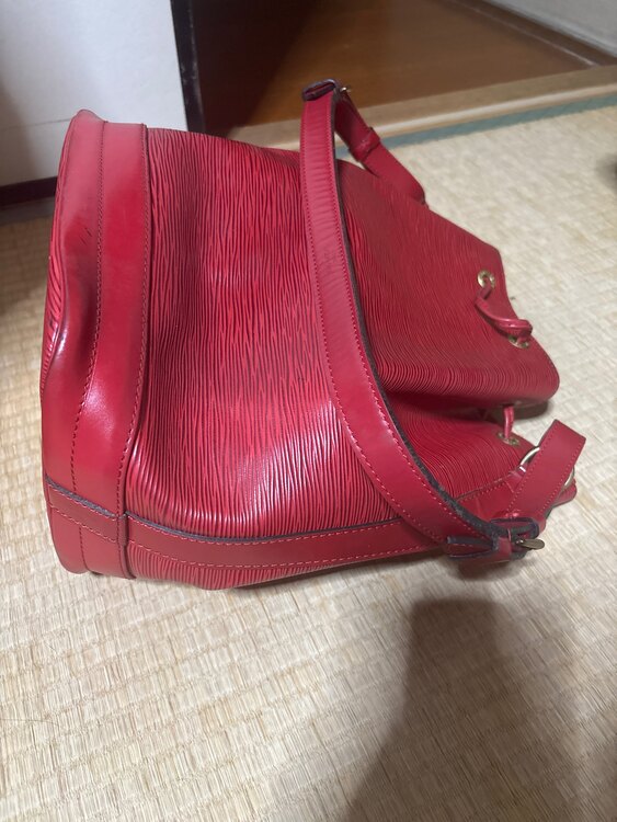 ルイヴィトン　エピ（ブランドバッグ）の商品画像 - 査定依頼日：2024年12月24日 - 最高査定価格：35,000円