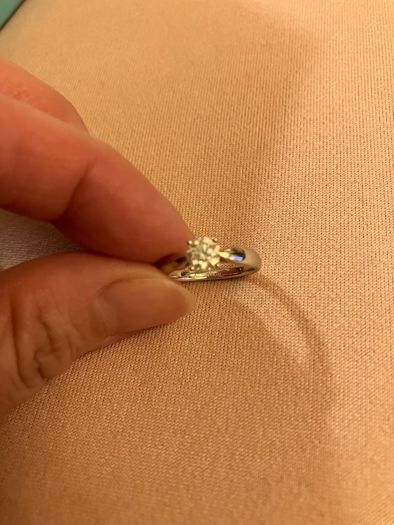 ティファニー ハーモニー ラウンド ブリリアントエンゲージメントリング（金・貴金属）の商品画像 - 査定依頼日：2023年7月28日 - 最高査定価格：150,000円