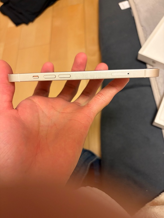 iPhone iPhone 13 128GB SIMフリー（スマホ）の商品画像 - 査定依頼日：2026年6月19日 - 最高査定価格：32,500円