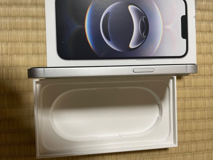 iPhone１６e  １２８GB（スマホ）の商品画像 - 査定依頼日：2026年4月26日 - 最高査定価格：65,000円