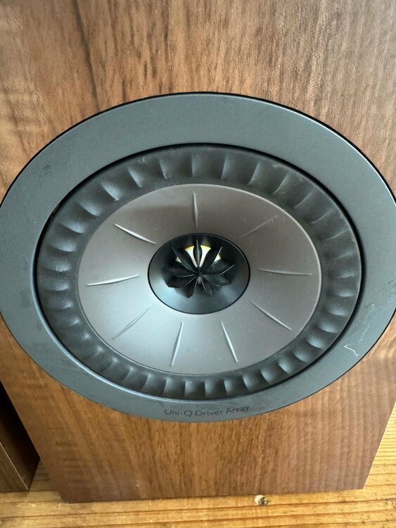 KEF Q-350（オーディオ・スピーカー）の商品画像 - 査定依頼日：2026年4月14日 - 最高査定価格：20,000円