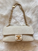 CHANEL シェブロンステッチ　白 21番台（ブランドバッグ）の商品画像 - 査定依頼日：2026年10月7日 - 最高査定価格：1,600,000円