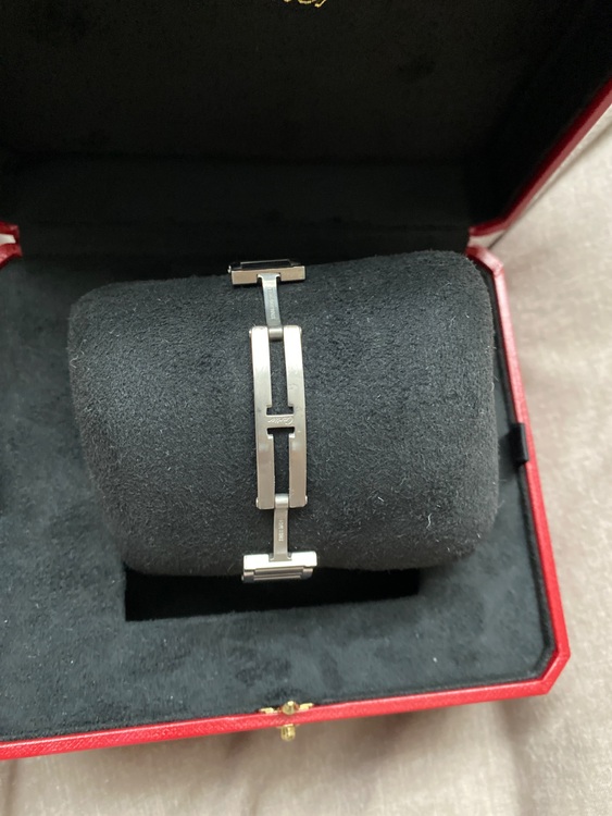 カルティエ タンク WSTA006（高級時計）の商品画像 - 査定依頼日：2025年10月26日 - 最高査定価格：480,000円