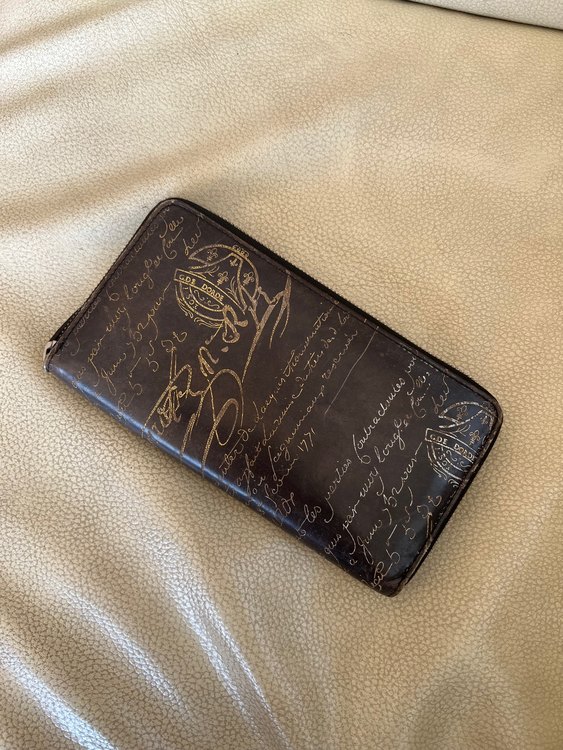 ベルルッティ　長財布　金銀Wパティーヌ（ブランド財布・小物）の商品画像 - 査定依頼日：2023年9月13日 - 最高査定価格：10,000円