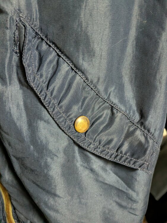 l2aフライトジャケット（古着・ファッション）の商品画像 - 査定依頼日：2026年3月15日 - 最高査定価格：100,000円