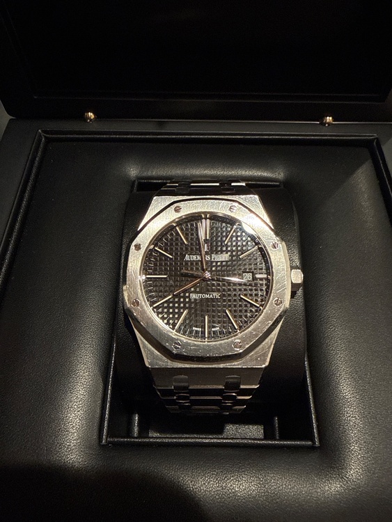 オーデマピゲ ロイヤルオーク 15400（高級時計）の商品画像 - 査定依頼日：2026年1月26日 - 最高査定価格：5,300,000円