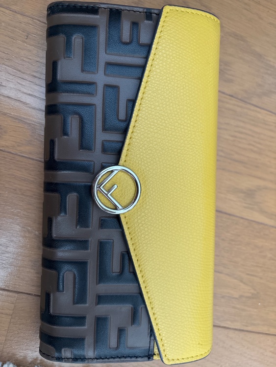 フェンディ  （ブランドバッグ）の商品画像 - 査定依頼日：2026年3月24日 - 最高査定価格：25,000円