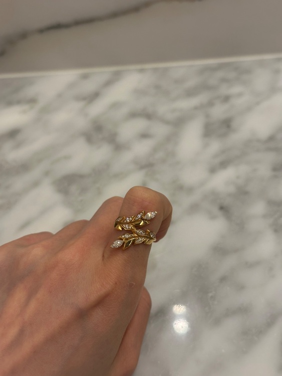 ティファニー　ヴィクトリー（宝石）の商品画像 - 査定依頼日：2025年6月28日 - 最高査定価格：500,000円