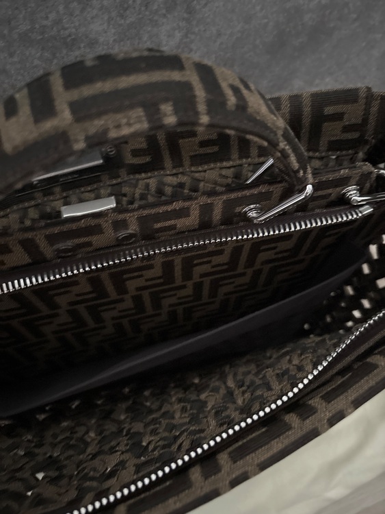 フェンディ  （ブランドバッグ）の商品画像 - 査定依頼日：2025年10月6日 - 最高査定価格：220,000円