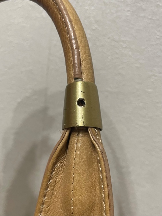 ジミーチュウ  （ブランドバッグ）の商品画像 - 査定依頼日：2025年8月16日 - 最高査定価格：5,000円