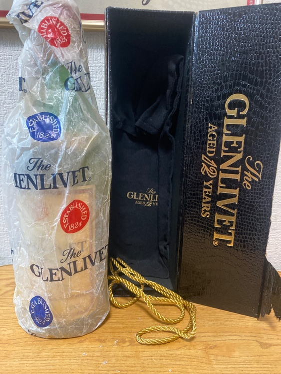 ウイスキー グレンリベット 12年 赤アザミ 750ml 43% （お酒）の商品画像 - 査定依頼日：2026年1月7日 - 最高査定価格：15,000円