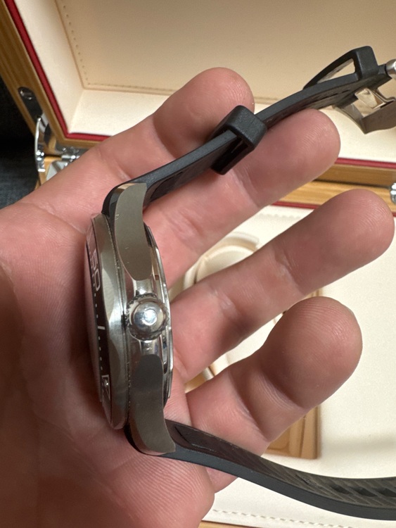 オメガ シーマスター Diver300（高級時計）の商品画像 - 査定依頼日：2025年7月14日 - 最高査定価格：600,000円