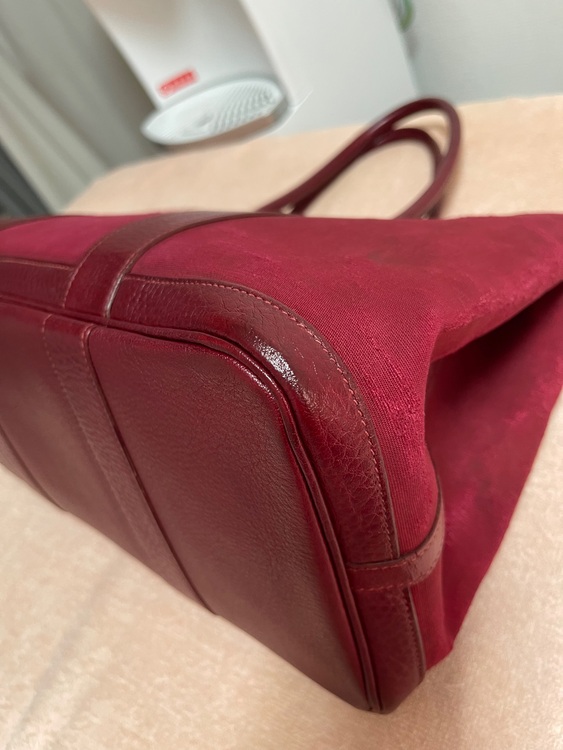 ガーデンパーティー　エンジ（ブランドバッグ）の商品画像 - 査定依頼日：2025年7月28日 - 最高査定価格：240,000円