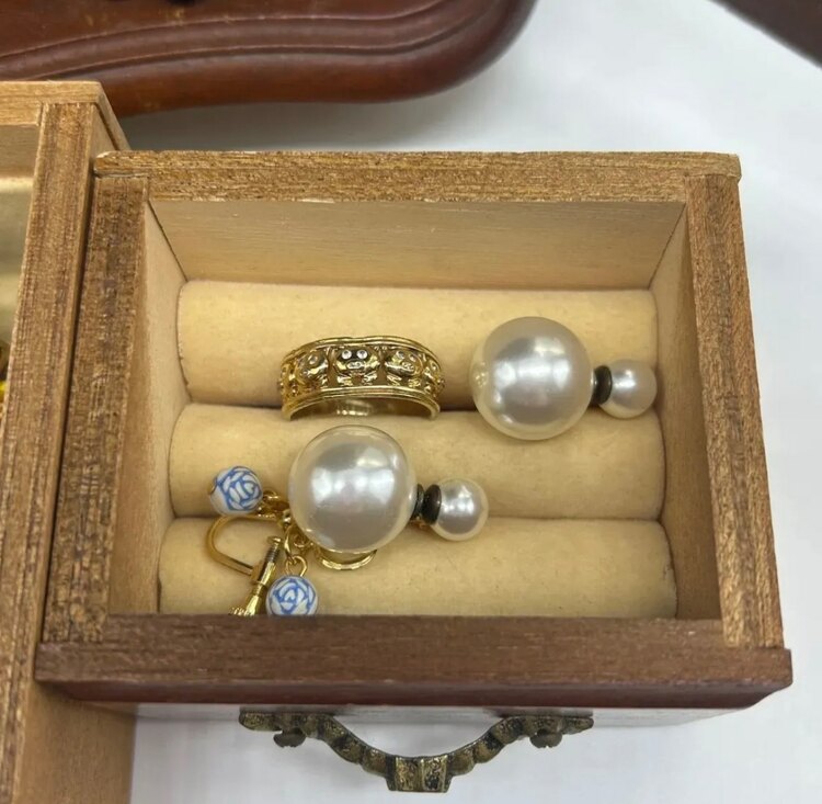 アンティークアクセサリーまとめ（金・貴金属）の商品画像 - 査定依頼日：2025年3月17日 - 最高査定価格：5,000円