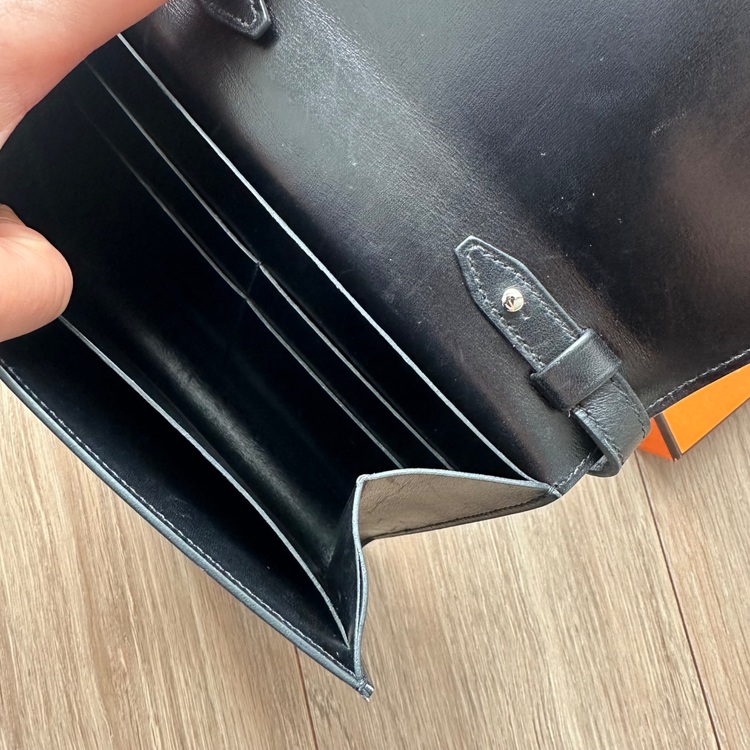 クリック（ブランドバッグ）の商品画像 - 査定依頼日：2025年8月27日 - 最高査定価格：230,000円