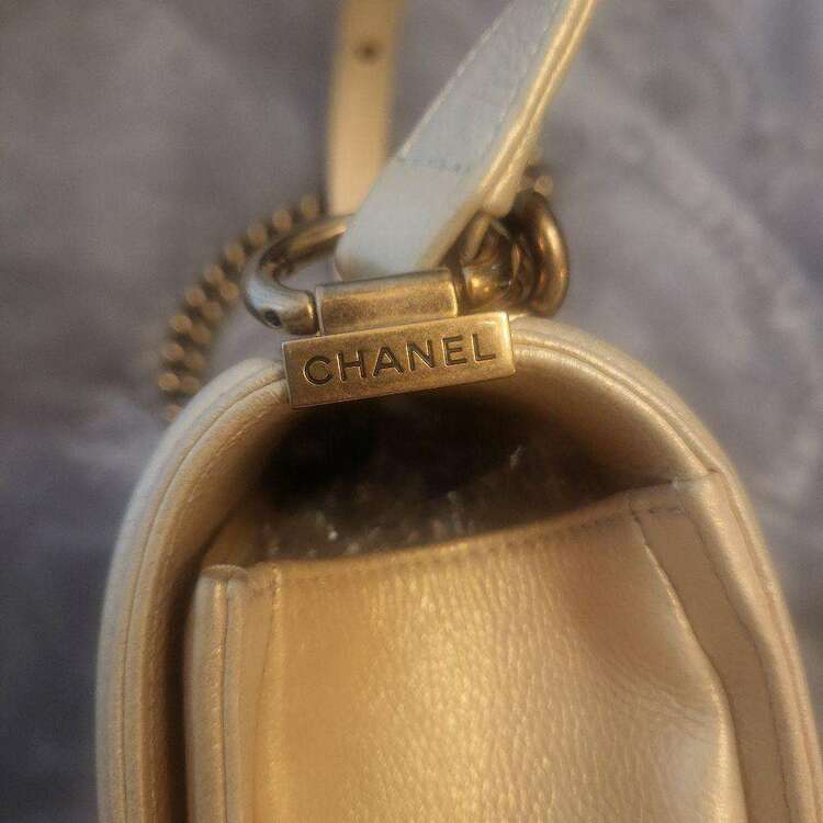 CHANEL シャネルキャビアスキン ボーイシャネル ショルダーバッグ（ブランドバッグ）の商品画像 - 査定依頼日：2025年4月1日 - 最高査定価格：300,000円