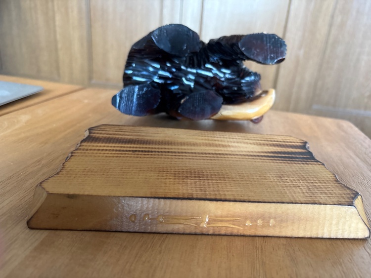 木彫り熊（美術品・骨董品）の商品画像 - 査定依頼日：2026年3月26日 - 最高査定価格：2,000円