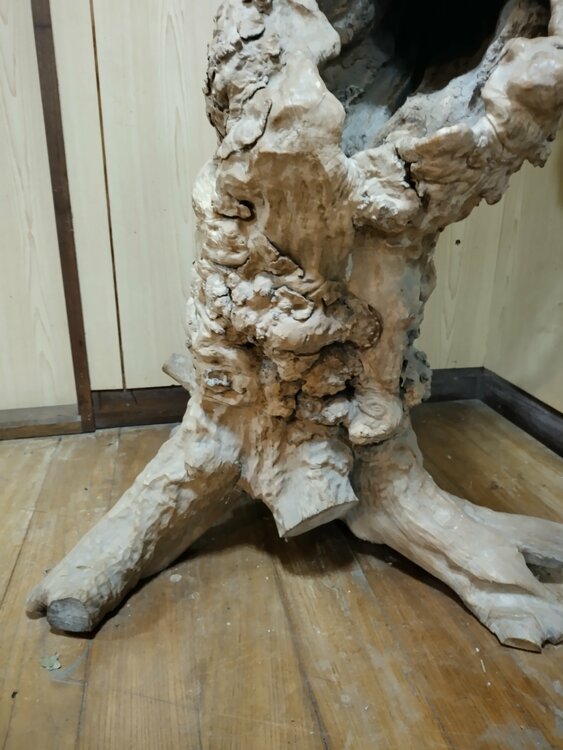 瘤木（原木）（美術品・骨董品）の商品画像 - 査定依頼日：2026年9月29日 - 最高査定価格：3,000円