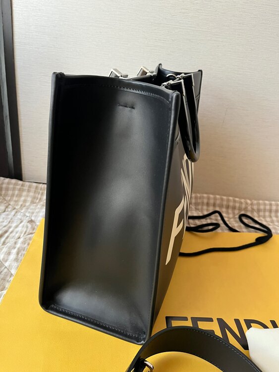 サンシャイン（ブランドバッグ）の商品画像 - 査定依頼日：2024年12月15日 - 最高査定価格：150,000円