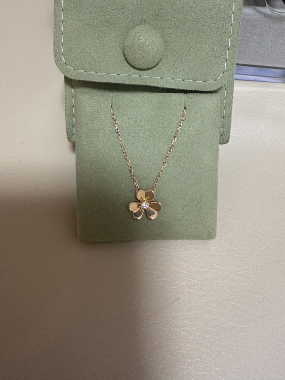 ヴァンクリーフアーベル　フリヴォルミニペンダント（金・貴金属）の商品画像 - 査定依頼日：2026年3月23日 - 最高査定価格：280,000円