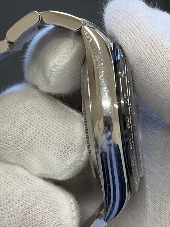 ロレックス デイトナ 116500lm（高級時計）の商品画像 - 査定依頼日：2025年11月16日 - 最高査定価格：4,150,000円