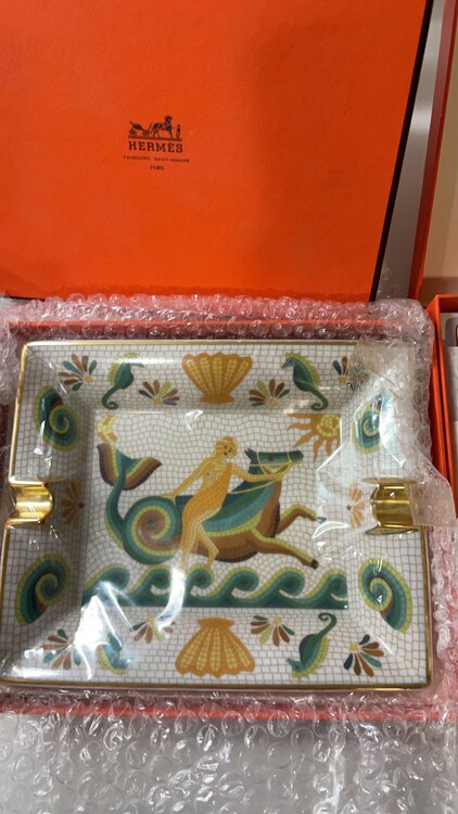 エルメス灰皿（食器）の商品画像 - 査定依頼日：2025年2月5日 - 最高査定価格：3,300円