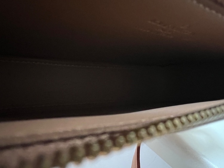 ヴェルニ　レキシントンショルダーバック（ブランドバッグ）の商品画像 - 査定依頼日：2025年10月12日 - 最高査定価格：80,000円