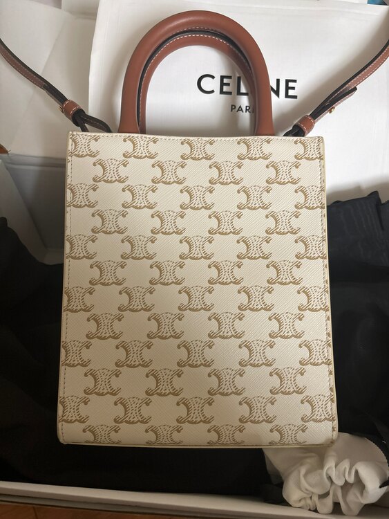 セリーヌ  （ブランドバッグ）の商品画像 - 査定依頼日：2025年1月27日 - 最高査定価格：74,000円