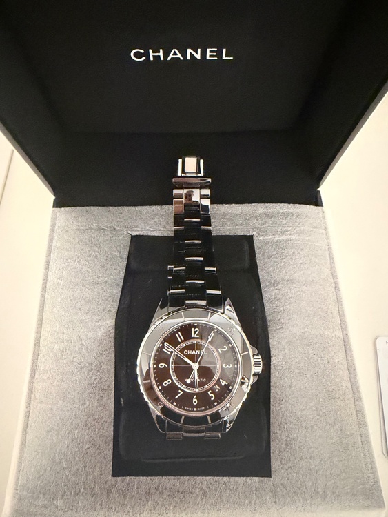 シャネル J12 h569（高級時計）の商品画像 - 査定依頼日：2026年3月18日 - 最高査定価格：460,000円