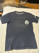 【ブランド】CHROME HEARTS（クロムハーツ） 【アイテム】半袖ポケットTシャツ／ネックロゴ・スクロールロゴ 【カラー】ブラック 【サイズ】S 【素材】COTTON 100%（古着・ファッション）の商品画像 - 査定依頼日：2026年8月25日 - 最高査定価格：20,000円