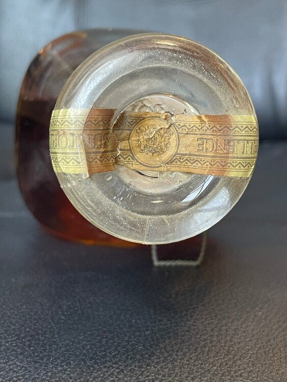 Suntory Excellence （お酒）の商品画像 - 査定依頼日：2025年5月1日 - 最高査定価格：3,000円