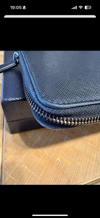 プラダ  （ブランドバッグ）の商品画像 - 査定依頼日：2025年4月24日 - 最高査定価格：6,000円