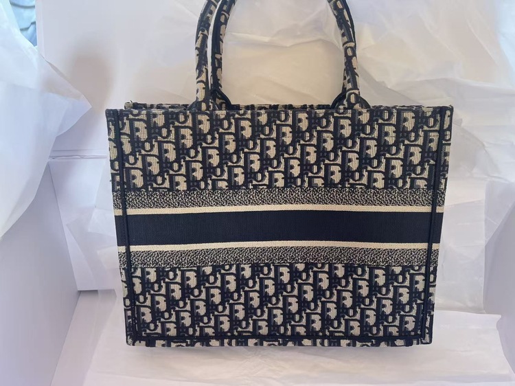 不明（ブランドバッグ）の商品画像 - 査定依頼日：2026年1月26日 - 最高査定価格：180,000円