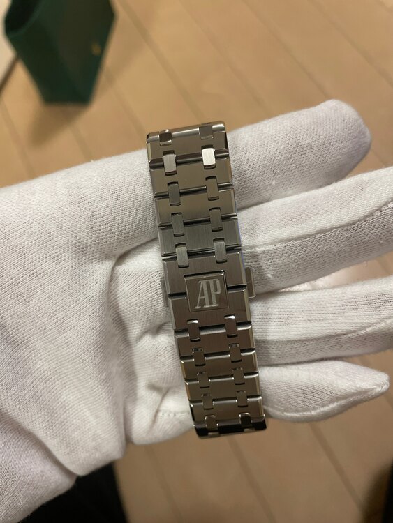 オーデマピゲ ロイヤルオーク 15400st.OO.1220ST.0（高級時計）の商品画像 - 査定依頼日：2025年4月26日 - 最高査定価格：4,350,000円