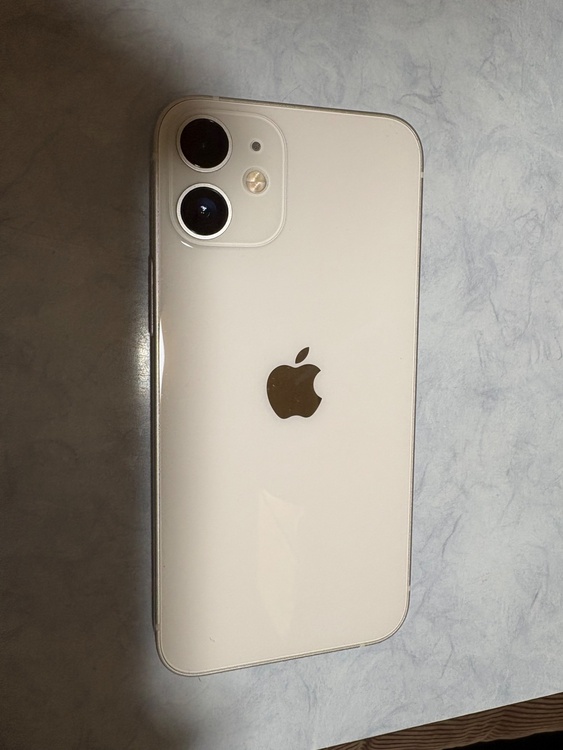 iPhone 12 mini 64GB SIMフリー（スマホ）の商品画像 - 査定依頼日：2026年4月16日 - 最高査定価格：20,000円