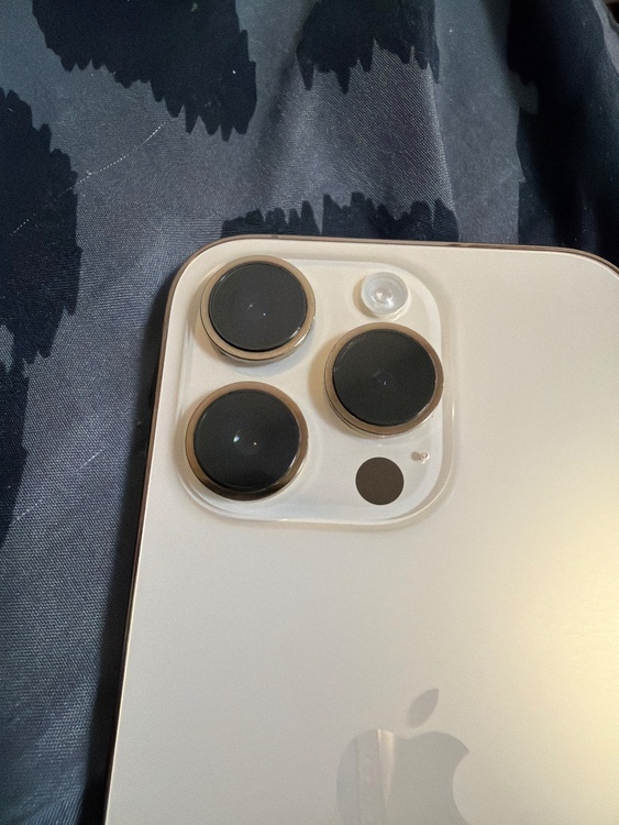 iPhone iPhone 14 Pro 256GB au（スマホ）の商品画像 - 査定依頼日：2026年8月12日 - 最高査定価格：72,000円
