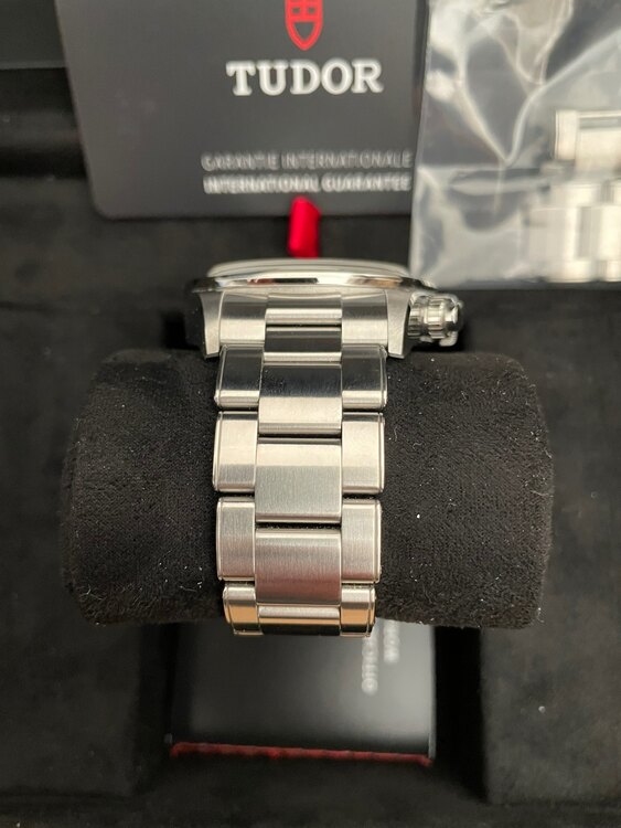 チューダー ブラックベイ （高級時計）の商品画像 - 査定依頼日：2025年4月30日 - 最高査定価格：490,000円