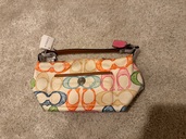 ポーチ（ブランド財布・小物）の商品画像 - 査定依頼日：2025年11月14日 - 最高査定価格：1,500円