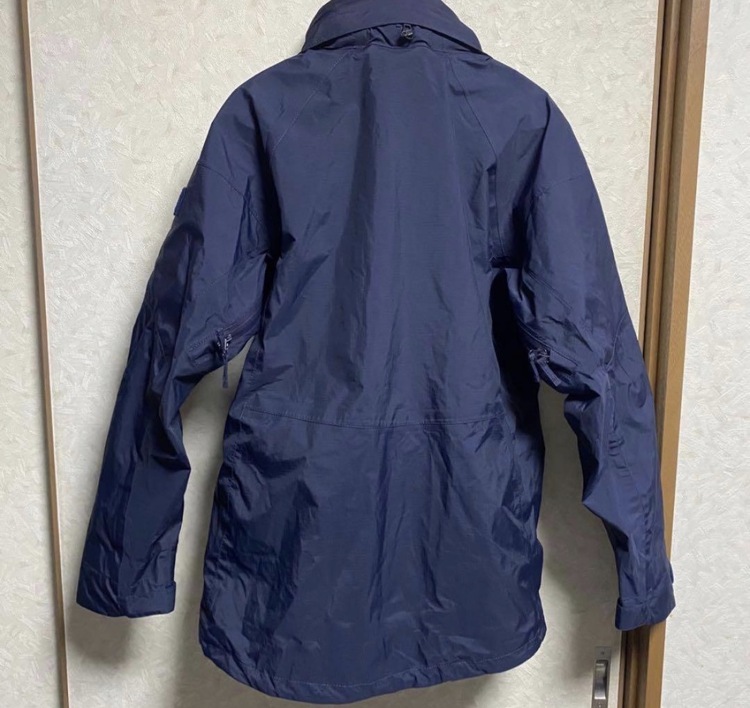 ROYAL NAVY GORE-TEXジャケット（古着・ファッション）の商品画像 - 査定依頼日：2026年5月6日 - 最高査定価格：100,000円
