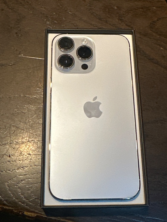 iphone14P ro max au128Ｇ（スマホ）の商品画像 - 査定依頼日：2026年8月30日 - 最高査定価格：80,000円