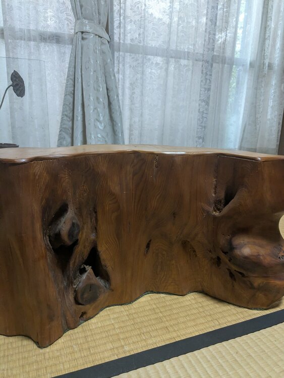 屋久杉テーブル（美術品・骨董品）の商品画像 - 査定依頼日：2026年8月6日 - 最高査定価格：5,000円