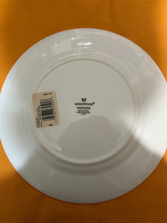ウエッジウッド皿（食器）の商品画像 - 査定依頼日：2026年5月15日 - 最高査定価格：1,000円