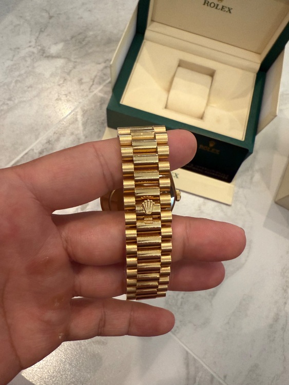 ロレックス デイデイト 22823（高級時計）の商品画像 - 査定依頼日：2025年7月26日 - 最高査定価格：7,000,000円