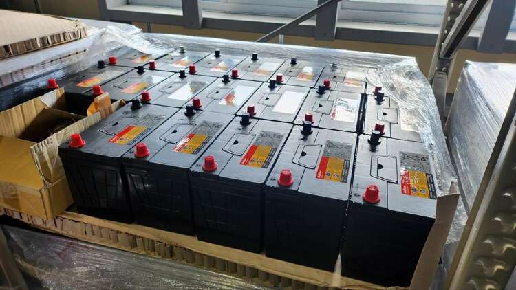 DELKOR製 鉛畜MFバッテリー 115D31L（カー用品）の商品画像 - 査定依頼日：2024年12月9日 - 最高査定価格：50,000円